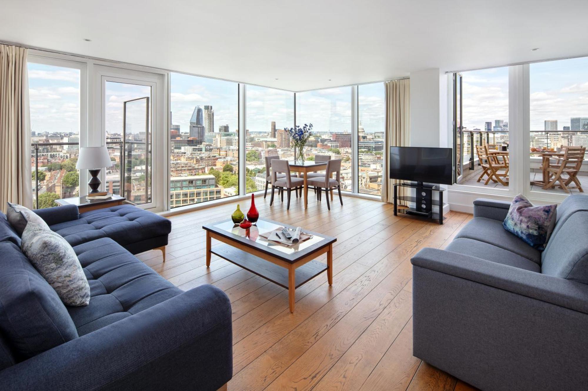 Marlin Bridge - Empire Square 4*
